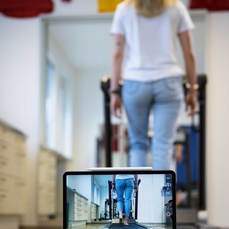 Aufnahme einer Person auf dem Laufband