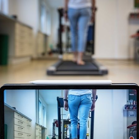 Aufnahme einer Person auf dem Laufband